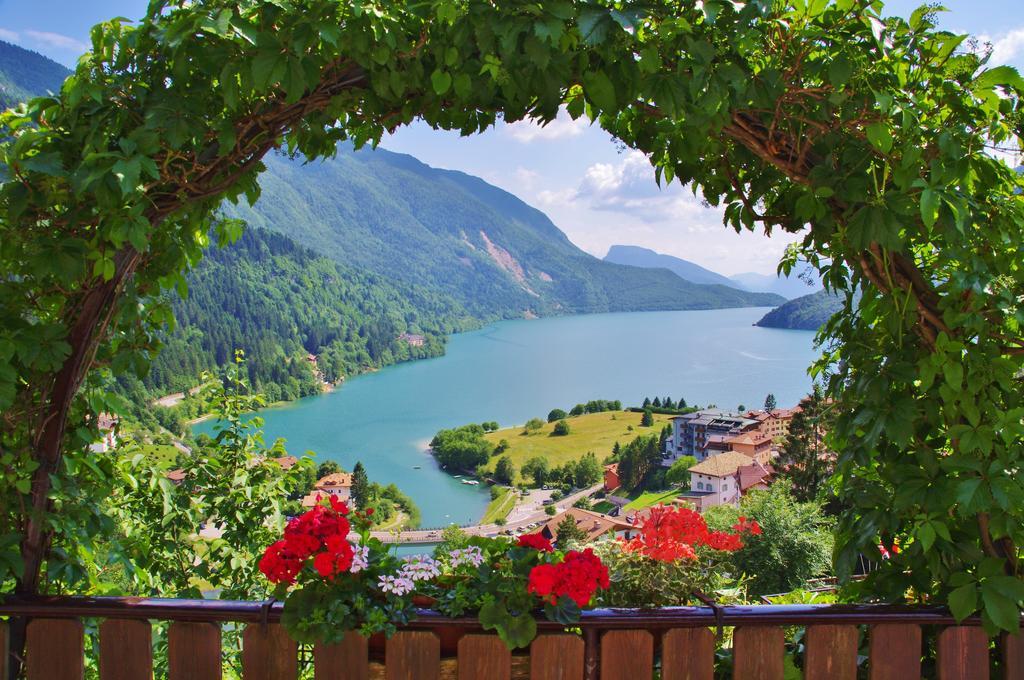 Hotel Aurora Molveno Exterior foto