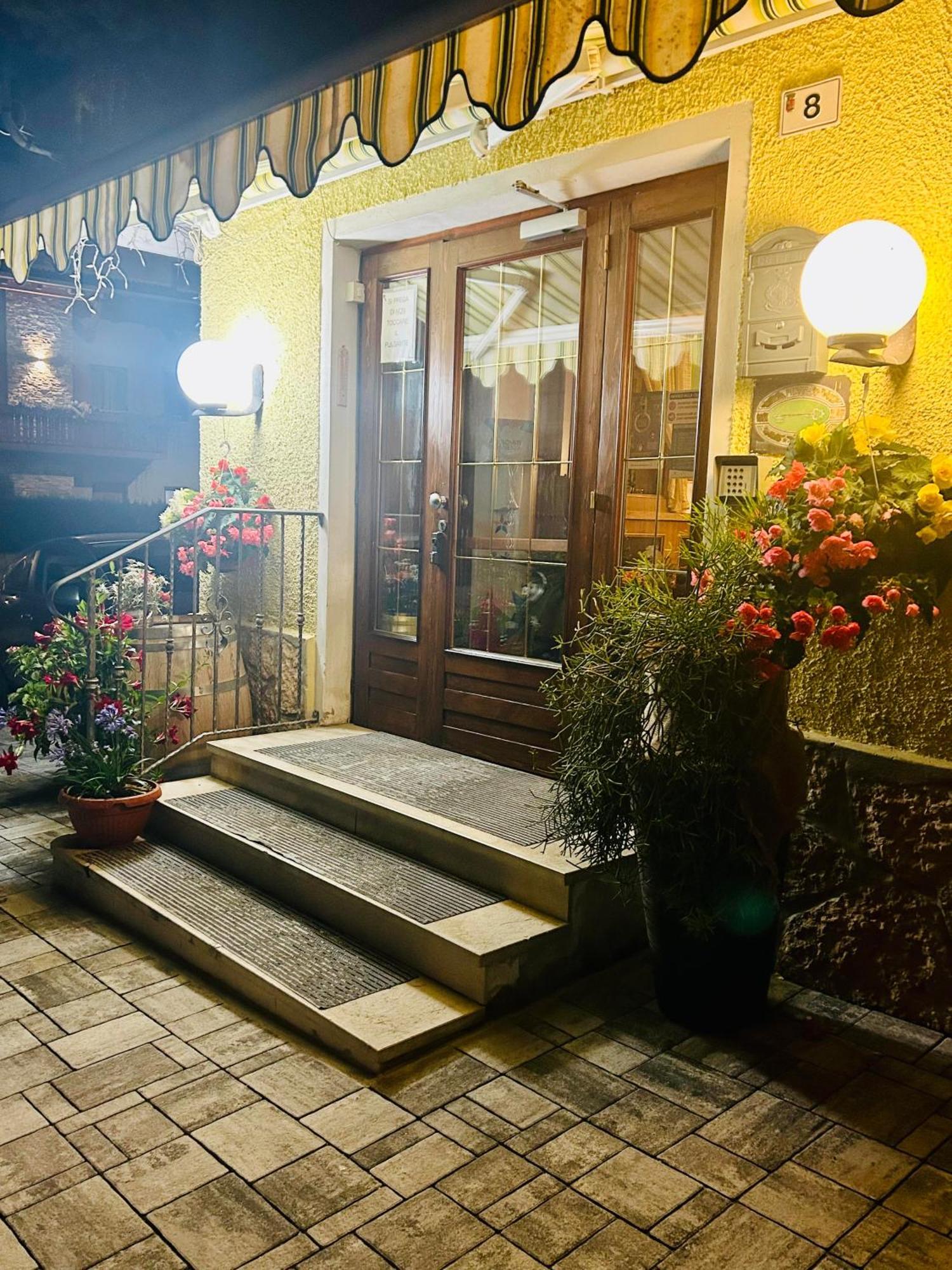 Hotel Aurora Molveno Exterior foto