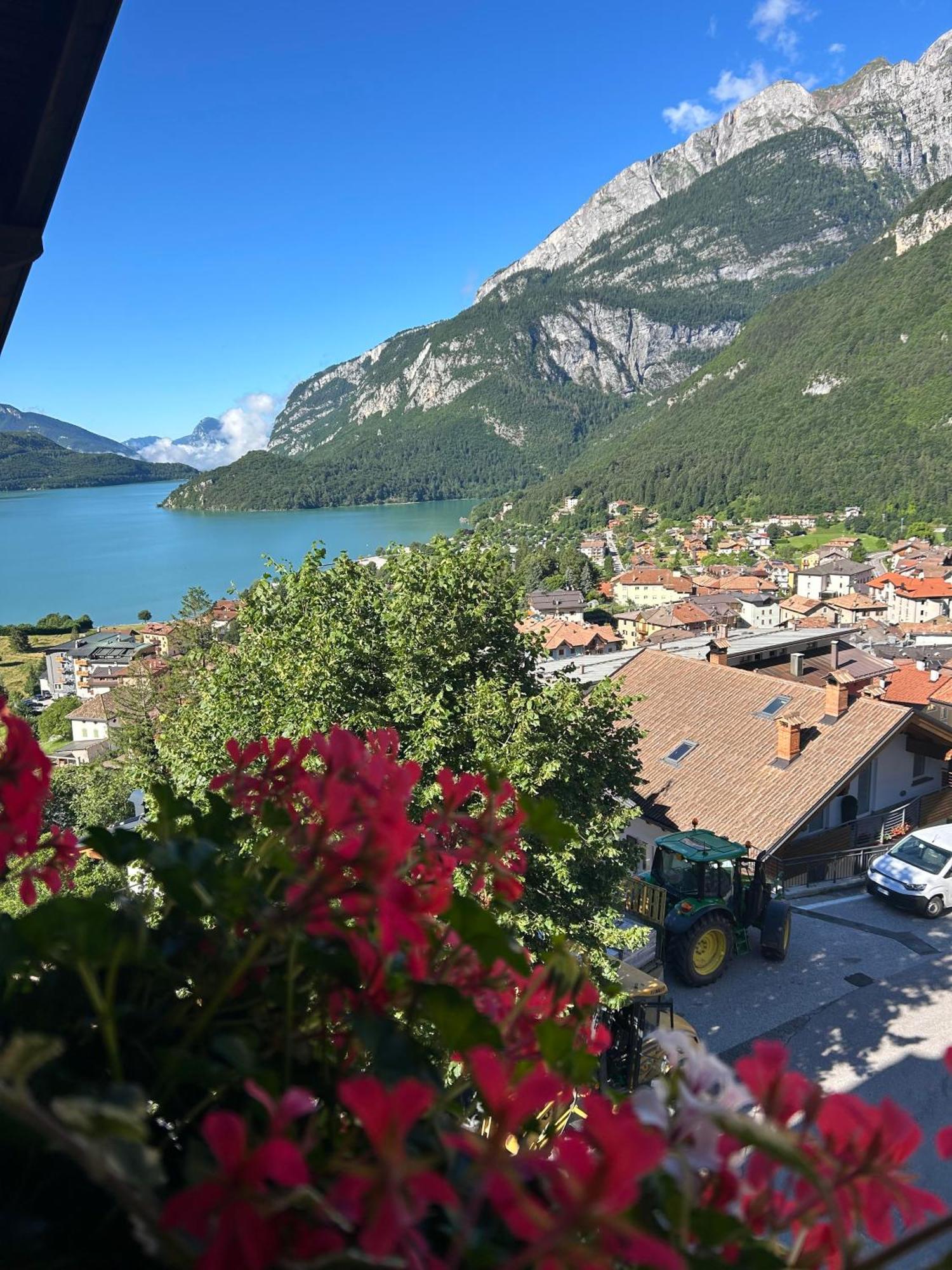 Hotel Aurora Molveno Exterior foto