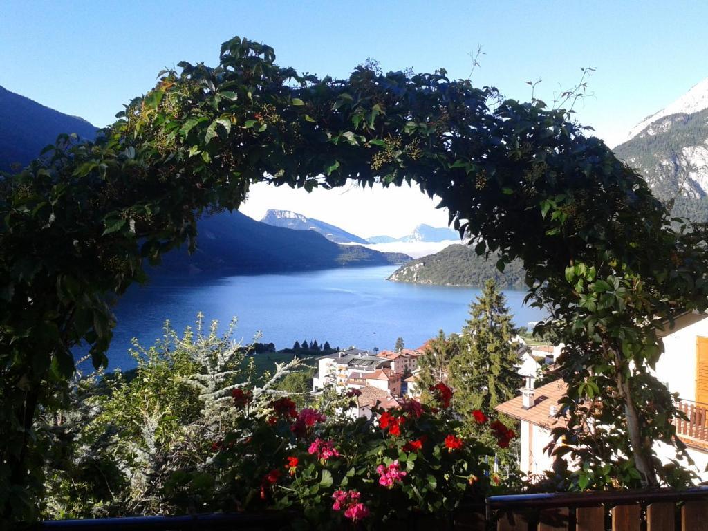 Hotel Aurora Molveno Exterior foto